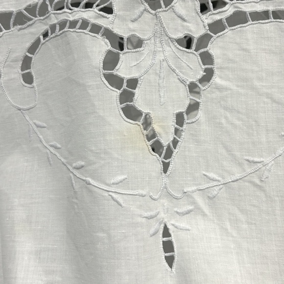 Vintage European Linen Embroidery Cutwork Table Cloth 93” x 126” - Picture 15 of 16